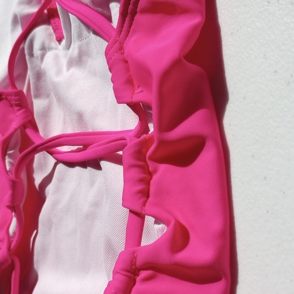 Women's sexy V-neck design one piece swimsuit, pool, beach and vacation - Picture 14 of 17